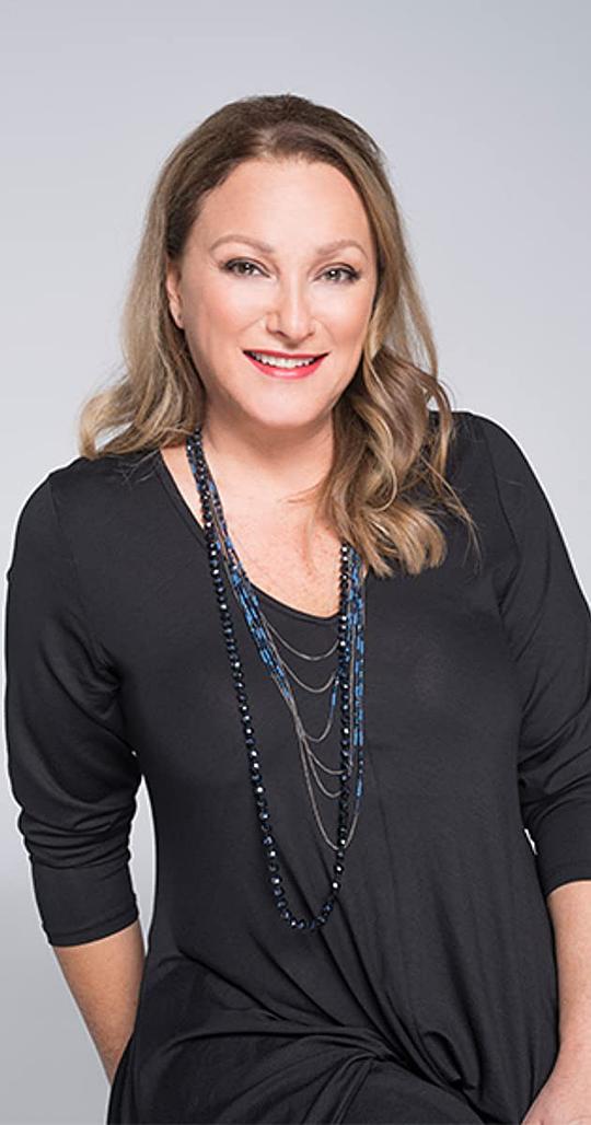 Renia Louizidou照片