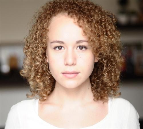 索妮娅·阿莫利 Sonia Amori照片