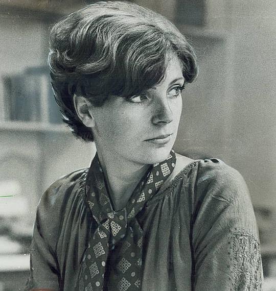 萨拉·博茨福德 Sara Botsford照片