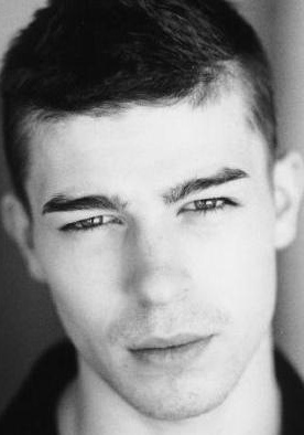 Thomas Dumerchez照片