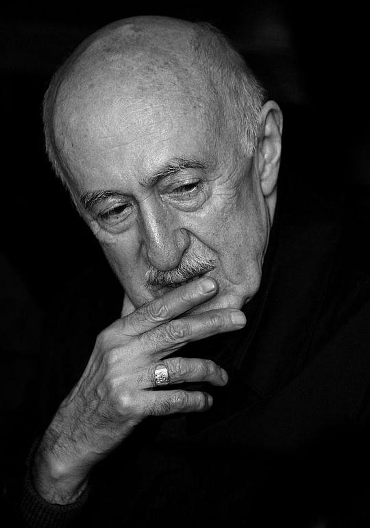 奥塔·伊奥塞里亚尼 Otar Iosseliani照片