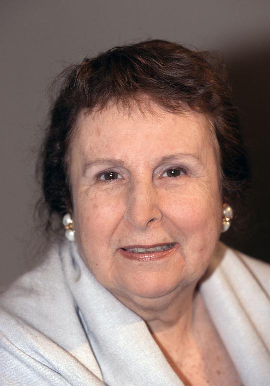 奥古斯蒂娜·贝莎-路易斯 Agustina Bessa-Luís照片