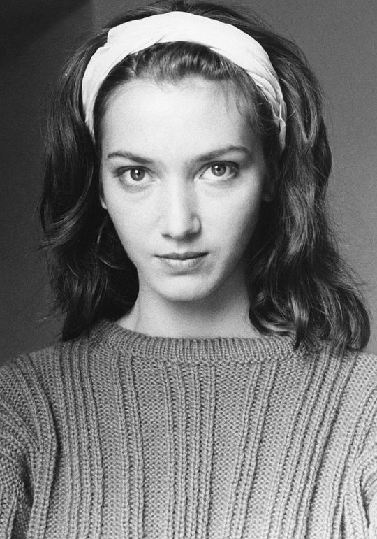 米里昂·鲁塞尔 Myriem Roussel照片