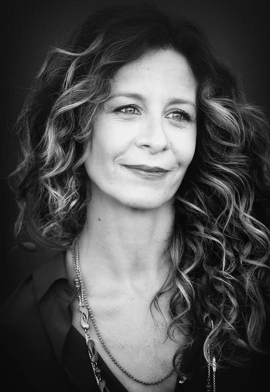 卡洛塔·纳托利 Carlotta Natoli照片