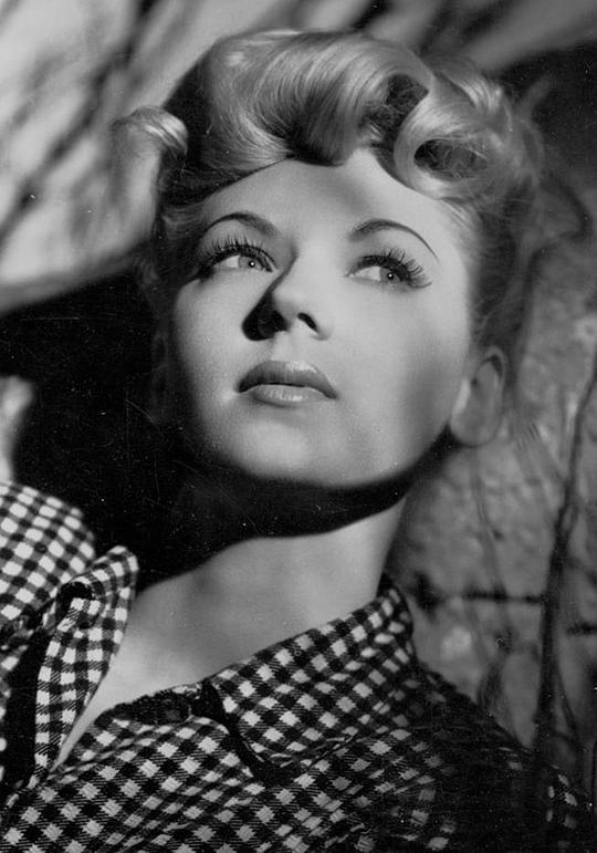 蒂尔达·萨玛 Tilda Thamar照片