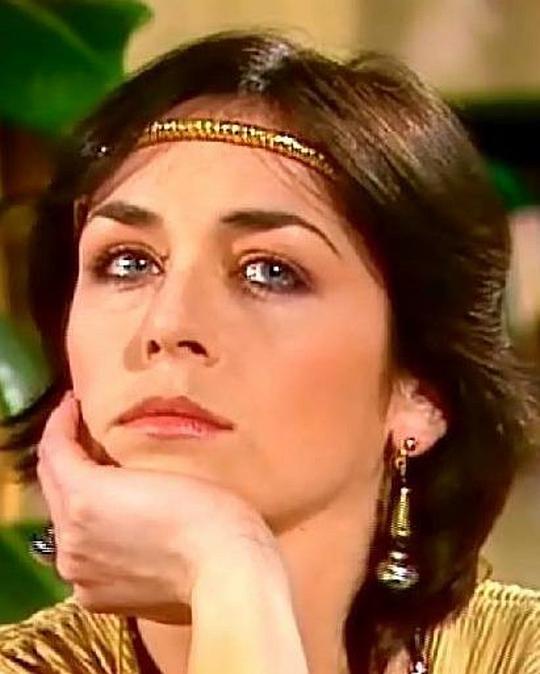 凯西·梅纳德 Cathy Menard照片