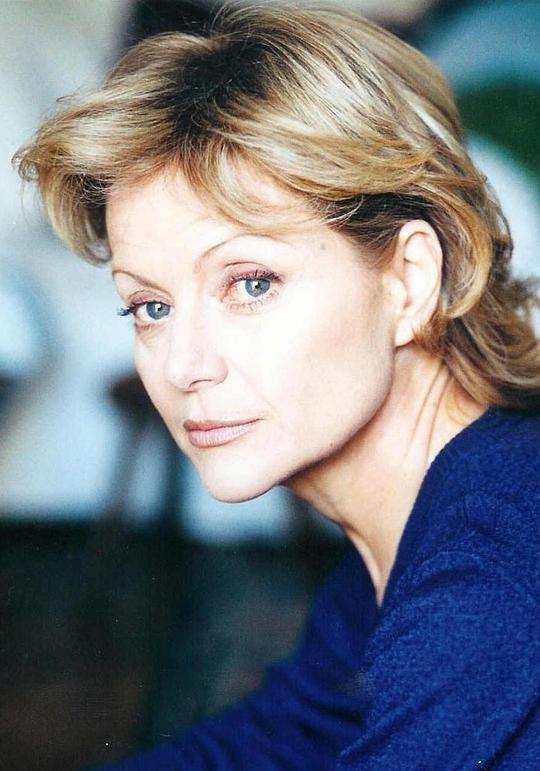 布兰奇·拉瓦莱克 Blanche Ravalec照片