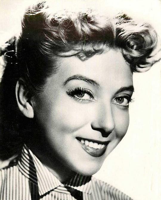 玛尔特·梅卡迪耶 Marthe Mercadier照片