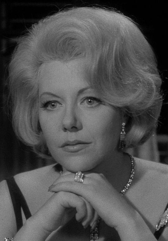 克里斯蒂娜·法布雷加 Christine Fabréga照片