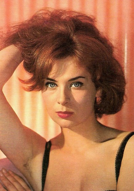 朱丽叶特·麦涅勒 Juliette Mayniel照片