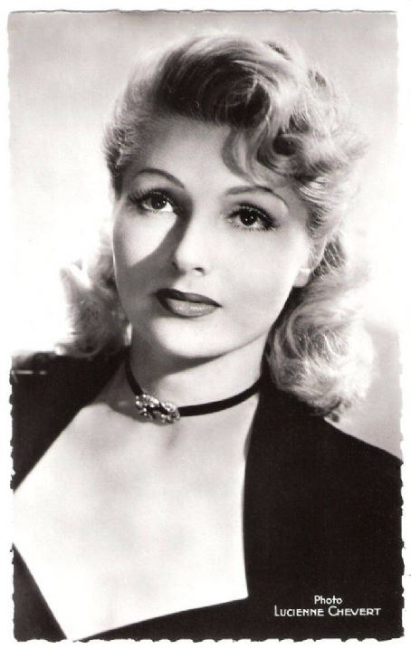 西蒙娜·勒南 Simone Renant照片