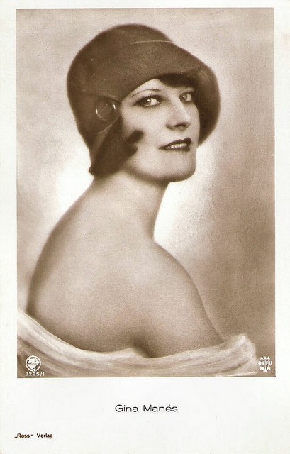 Gina Manès照片