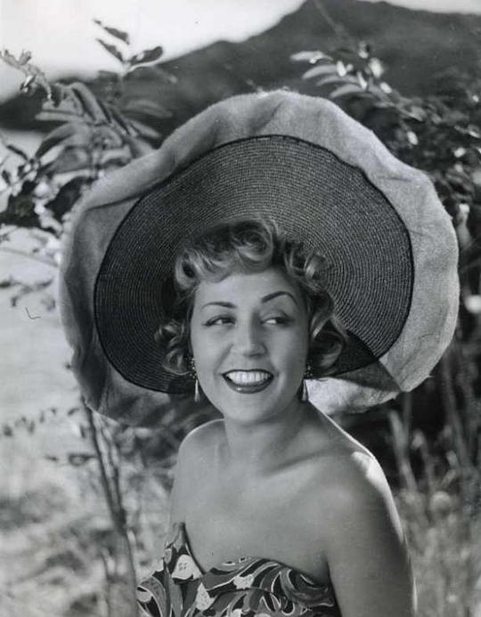 苏希·德莱尔 Suzy Delair照片