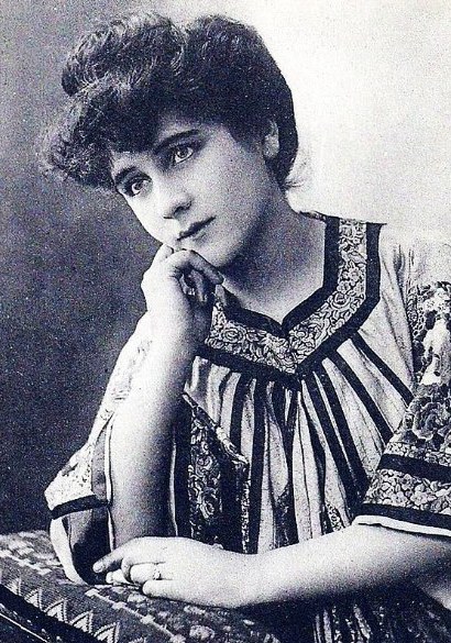 让娜·贝朗格尔 Jeanne Bérangère照片