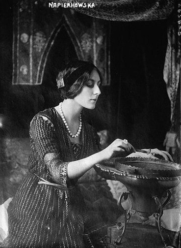 Stacia Napierkowska照片