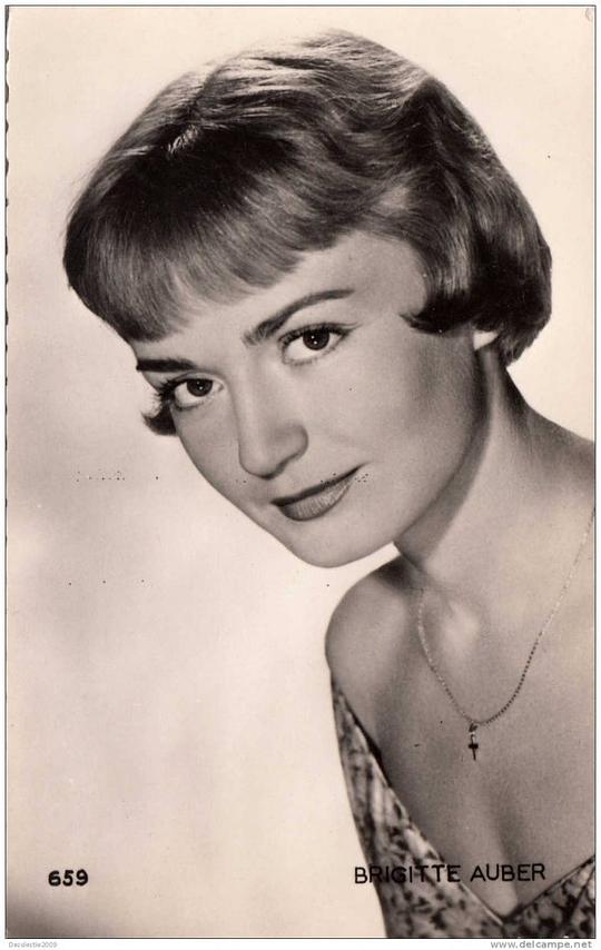 布丽吉特·奥贝尔 Brigitte Auber照片