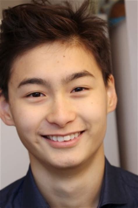 阿南德·巴特比勒格 Anand Batbileg照片